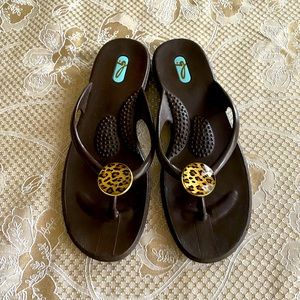 Women’s Oka bees thong sandals